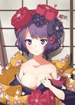  bare_shoulders black_hair black_kimono blue_eyes breasts cleavage closed_mouth fate/grand_order fate_(series) flower hair_flower hair_ornament highres hiyoko_(pixiv16803940) japanese_clothes katsushika_hokusai_(fate/grand_order) kimono looking_at_viewer medium_breasts off_shoulder shadow short_hair sketch sliding_doors smile solo 