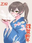  2018 alcohol blue_kimono blush brown_hair cup floral_print grey_background highres japanese_clothes kaga_(kantai_collection) kantai_collection kimono long_hair masu new_year parted_lips sakazuki sake saucer shingyo side_ponytail simple_background solo steam translated upper_body yellow_eyes 