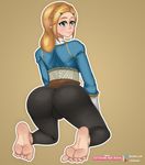  1girl ass barefoot blonde_hair blue_shirt blush feet from_behind green_eyes kneeling long_hair looking_at_viewer looking_back pants pointy_ears princess_zelda seishin_no_ashi smile soles solo the_legend_of_zelda the_legend_of_zelda:_breath_of_the_wild toes 