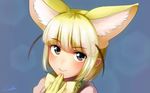  animal_ears artist_name bangs blonde_hair blue_background bow brown_eyes closed_mouth commentary extra_ears eyebrows_visible_through_hair fennec_(kemono_friends) fox_ears gloves hair_between_eyes hand_on_own_chin kemono_friends looking_at_viewer pink_shirt shirt signature solo welt_(kinsei_koutenkyoku) yellow_bow 