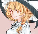  bangs blonde_hair bow braid brown_background closed_mouth eyebrows_visible_through_hair hair_bow hat hat_bow kirisame_marisa side_braid signature simple_background single_braid solo souta_(karasu_no_ouchi) touhou upper_body white_bow witch_hat yellow_eyes 