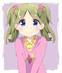  absurdres agung_syaeful_anwar bangs blue_eyes blush commentary eyebrows_visible_through_hair fang fang_out green_hair hair_ornament hair_scrunchie highres inuyama_akari long_hair long_sleeves looking_at_viewer parted_bangs pink_scrunchie pink_sweater scrunchie simple_background smile solo sweater thick_eyebrows twintails yurucamp 
