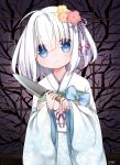  :| blue_bow blue_eyes bow closed_mouth flower hair_flower hair_ornament hakuari_(hina) holding holding_knife japanese_clothes kimono knife looking_at_viewer official_art original short_hair solo standing white_hair wide_sleeves 