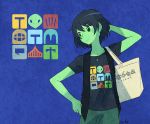  artist_name bag black_hair blue_background casual contemporary expressionless flat_chest green_eyes green_skin hand_behind_head hand_on_hip handbag jewelry mona_(shovel_knight) necklace sachy_(sachichy) shirt short_hair shovel_knight signature simple_background solo t-shirt vest 
