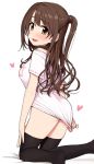  ass bangs black_legwear blush brown_hair embarrassed eyebrows_visible_through_hair half_updo heart idolmaster idolmaster_cinderella_girls kneeling long_hair looking_at_viewer looking_back no_pants omaru_gyuunyuu orange_eyes shimamura_uzuki shirt shirt_tug side_ponytail simple_background solo t-shirt thighhighs wavy_hair white_background 