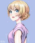  absurdres artist_name bangs blonde_hair blue_background blue_eyes blush braid commentary darjeeling dated embarrassed eyebrows_visible_through_hair flying_sweatdrops from_side girls_und_panzer highres looking_at_viewer motion_lines open_mouth purple_shirt shirt short_hair short_sleeves sidelocks simple_background sleeves_rolled_up smile solo surprised swept_bangs tied_hair tonan_leopard twin_braids upper_body 