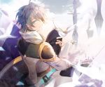  ahoge ainchase_ishmael belt between_legs bird black_gloves blurry cloak depth_of_field elsword erbluhen_emotion_(elsword) fingerless_gloves from_above gloves green_eyes light_particles looking_at_viewer looking_back male_focus meow nasod_bird_(elsword) outdoors shirt silver_hair sitting solo white_shirt 