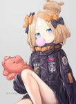  abigail_williams_(fate/grand_order) bangs black_bow black_jacket blonde_hair blue_eyes blush bow bubble_blowing chewing_gum commentary_request fate/grand_order fate_(series) grey_background hair_bow hair_bun head_tilt heroic_spirit_traveling_outfit jacket long_hair long_sleeves looking_at_viewer object_hug orange_bow parted_bangs polka_dot polka_dot_bow simple_background sitting sleeves_past_fingers sleeves_past_wrists solo stuffed_animal stuffed_toy teddy_bear twitter_username tyone 