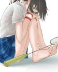  badminton_racket barefoot brown_hair from_side green_eyes hanebado! hanesaki_ayano highres knees_to_chest legs looking_at_viewer looking_to_the_side myu5uke pleated_skirt racket school_uniform simple_background sitting sitting_on_ground skirt solo sweatband thighs white_background 