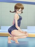  akizuki_ritsuko antenna_hair barefoot braid breasts brown_eyes brown_hair competition_swimsuit diving_block glasses idolmaster idolmaster_(classic) looking_back medium_breasts muhi11234 one-piece_swimsuit solo squatting swimsuit twin_braids 