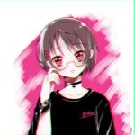  arm_up bangs black_choker black_shirt bracelet brown_hair choker chromatic_aberration clothes_writing commentary_request cross finger_to_face glasses head_tilt jewelry looking_at_viewer original pendant red_eyes shirt short_hair solo yizhi_jiandan 