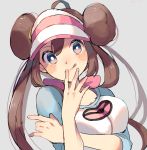  artist_name blue_eyes blue_shirt blush breasts brown_hair closed_mouth double_bun grey_background hair_tie hands_up happy hat licking_lips long_hair looking_at_viewer medium_breasts mei_(pokemon) pink_hat poke_ball_symbol poke_ball_theme pokemon pokemon_(game) pokemon_bw2 ririmon shirt signature simple_background smile solo tied_hair tongue tongue_out twintails twitter_username upper_body visor_cap 