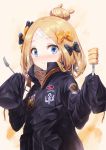  abigail_williams_(fate/grand_order) bae.c bangs black_bow black_jacket blonde_hair blue_eyes blush bow closed_mouth commentary_request crossed_bandaids eyebrows_visible_through_hair fate/grand_order fate_(series) food fork hair_bow hair_bun hands_up heroic_spirit_traveling_outfit highres holding holding_fork jacket key long_hair long_sleeves looking_at_viewer orange_bow parted_bangs polka_dot polka_dot_bow sleeves_past_fingers sleeves_past_wrists solo star upper_body 