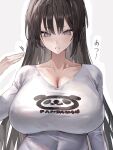  1girl absurdres black_hair blush breasts cleavage collarbone commentary_request grey_eyes hand_up highres kabi_(zcwd8845) large_breasts long_hair long_sleeves original parted_lips shirt simple_background solo upper_body white_shirt 