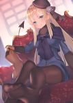  1girl :q bangs beret blonde_hair blue_coat blurry blurry_background blush boots boots_removed bow brown_bow brown_footwear brown_gloves brown_headwear brown_legwear closed_mouth commentary_request couch demon_tail depth_of_field eyebrows_visible_through_hair fate_(series) feet flower fringe_trim gloves green_eyes hair_bow hair_flower hair_ornament hat holding_boots legs long_hair long_sleeves lord_el-melloi_ii_case_files no_shoes on_couch pantyhose reines_el-melloi_archisorte rose sitting smile soles solo suzuho_hotaru tail tail_raised tilted_headwear tongue tongue_out v-shaped_eyebrows very_long_hair white_flower white_rose window 