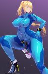  1girl ass blonde_hair blue_eyes bodysuit breasts domoipetti gloves gun highres large_breasts long_hair looking_at_viewer metroid nintendo ponytail samus_aran shiny shiny_clothes shiny_hair solo weapon zero_suit 