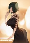  1girl absurdres bangs black_dress black_hair blunt_bangs breasts dress earrings floral_print from_side fubuki_(one-punch_man) green_eyes highres jewelry large_breasts leaning_forward lipstick makeup one-punch_man short_hair solo yykuaixian 