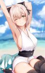  1girl ;) ahoge bangs beach black_bow black_legwear blonde_hair blue_sky blurry blurry_background blush bow breasts closed_mouth day eyebrows_visible_through_hair fate/grand_order fate_(series) hair_between_eyes hair_bow highres large_breasts looking_at_viewer obi okita_souji_(fate)_(all) one_eye_closed outdoors sash short_hair sidelocks sitting sky smile solo sunlight thighhighs toeless_legwear uiri-na wariza yellow_eyes 