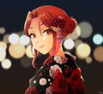  1girl alternate_costume artist_name blurry bow brown_hair camellia commentary_request depth_of_field floral_print flower hair_between_eyes hair_bun hair_intakes hair_ornament hair_up idolmaster idolmaster_cinderella_girls japanese_clothes kanzashi kimono lips looking_at_viewer looking_back nape night red_bow red_hair sidelocks solo upper_body watasena zaizen_tokiko 