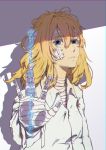  1girl bandaged_arm bandaged_head bandages bandaid bangs blonde_hair blue_eyes collar collared_shirt eyebrows_visible_through_hair hair_between_eyes long_sleeves looking_at_viewer parted_lips reaching_out shadow shirt simple_background smile solo standing sun951122 translation_request violet_evergarden violet_evergarden_(character) white_background white_neckwear white_shirt 