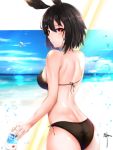  4min absurdres bare_shoulders bikini black_bikini black_hair breasts commentary_request eyebrows_visible_through_hair fate/grand_order fate_(series) from_behind head_wings highres holding large_breasts looking_at_viewer ocean ortlinde_(fate/grand_order) outdoors red_eyes short_hair signature solo swimsuit valkyrie_(fate/grand_order) 