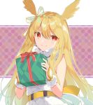  1girl absurdres bangs bare_shoulders belt blonde_hair blush bow box chrono_(himadon) closed_mouth commentary_request dotted_background dress eyebrows_visible_through_hair fate/grand_order fate_(series) fur_collar gift gift_box hair_ribbon head_wings highres holding holding_box holding_gift long_hair looking_at_viewer purple_background red_bow red_eyes ribbon sleeveless sleeveless_dress smile solo thrud_(fate/grand_order) upper_body valkyrie_(fate/grand_order) very_long_hair white_dress white_ribbon wrist_cuffs 