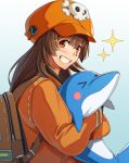  &gt;_&lt; 1girl anchor_symbol animal backpack bag bangs blush brown_hair clenched_teeth commentary_request dolphin eyebrows_visible_through_hair guilty_gear guilty_gear_2020 highres holding holding_animal long_hair long_sleeves looking_at_viewer may_(guilty_gear) orange_eyes orange_headwear skull_and_crossbones smile solo sparkle teeth tsuki_mawari_randolph 