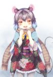  1girl alternate_costume animal_ears black_kimono blush bow brown_scarf buck_teeth clenched_hands cowboy_shot eyebrows_visible_through_hair floral_print fur-trimmed_shawl gradient gradient_background grey_hair grey_legwear hair_between_eyes japanese_clothes jewelry kimono looking_at_viewer mouse_ears mouse_tail nazrin obi open_mouth pantyhose pendant red_eyes sash scarf shawl short_hair smile solo standing tail thick_eyebrows tomo_takino touhou twitter_username white_background yellow_neckwear 