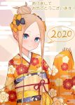  1girl 2020 abigail_williams_(fate/grand_order) bangs black_bow blonde_hair blue_eyes blush bow closed_mouth fate/grand_order fate_(series) forehead hair_bow hair_bun highres japanese_clothes kimono kopaka_(karda_nui) long_hair long_sleeves looking_at_viewer obi orange_bow orange_kimono parted_bangs polka_dot polka_dot_bow sash sidelocks smile solo translation_request very_long_hair wide_sleeves 