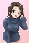  1girl :d artist_name bangs blue_sweater breasts brown_eyes brown_hair commentary cowboy_shot dated girls_und_panzer hand_in_hair leaning_forward long_sleeves looking_at_viewer matsui_yasutsugu medium_breasts no_pants open_mouth outline parted_bangs pink_background ribbed_sweater sawa_azusa short_hair signature smile solo standing sweater turtleneck white_outline 