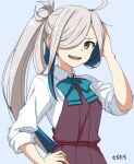  1girl asashimo_(kancolle) blue_background blue_hair bow bowtie dress grey_eyes grey_hair hair_over_one_eye hand_on_own_hip kantai_collection long_hair looking_at_viewer moti_coi multicolored_hair one-hour_drawing_challenge open_mouth ponytail purple_dress sharp_teeth shirt signature simple_background solo teeth white_shirt 