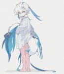  1boy aged_down bare_legs barefoot blue_hair bottomless bow dragon_tail from_behind genshin_impact grey_eyes hair_between_eyes highres holding_own_tail long_hair long_sleeves looking_back male_focus multicolored_hair neuvillette_(genshin_impact) pointy_ears shirt short_hair_with_long_locks simple_background slit_pupils solo standing streaked_hair sumomoi_(dvcat) tail tail_bow tail_ornament white_background white_hair white_shirt 