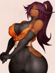 1girl bare_shoulders black_leotard bleach breasts cameltoe covered_nipples curvy dark_skin elbow_gloves fang fumio_(rsqkr) gloves high_ponytail highres large_breasts leotard long_hair looking_at_viewer pink_background purple_hair shihouin_yoruichi solo wide_hips yellow_eyes 