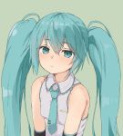  1girl absurdres bangs bare_shoulders black_sleeves blue_eyes blue_hair blue_neckwear blush closed_mouth collared_shirt commentary_request detached_sleeves eyebrows_visible_through_hair green_background grey_shirt hair_between_eyes hatsune_miku highres long_hair looking_at_viewer necktie shirt sidelocks simple_background sleeveless sleeveless_shirt solo tie_clip twintails upper_body very_long_hair vocaloid yakihebi 