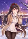  1girl :d absurdres agano_(azur_lane) agano_(dating_game?)_(azur_lane) ahoge aran_sweater arm_behind_back artist_name ass_visible_through_thighs azur_lane bangs bare_tree black_legwear blunt_bangs blurry blurry_background blush bow breasts brown_coat cityscape coat commentary_request cowboy_shot dated depth_of_field dress eyebrows_visible_through_hair fang hair_bow hand_up highres large_breasts long_hair long_sleeves miaoguujuun_qvq open_clothes open_coat open_mouth pantyhose ponytail railing red_bow red_eyes short_dress skin_fang smile snow snowflakes snowing solo sweater sweater_dress thigh_gap thighband_pantyhose tree turtleneck turtleneck_sweater very_long_hair white_dress 