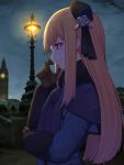  1girl bangs blonde_hair blue_eyes blush brown_gloves commentary_request elizabeth_tower eyebrows_visible_through_hair fate/grand_order fate_(series) from_side gloves hat highres lamp long_hair long_sleeves mikan_(chipstar182) night outdoors reines_el-melloi_archisorte smile solo 