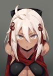  ahoge bare_shoulders bow breasts cleavage collarbone dark_skin eyebrows_visible_through_hair eyes_visible_through_hair fate/grand_order fate_(series) grey_background grey_hair hair_between_eyes hair_bow highres large_breasts looking_at_viewer medium_hair okita_souji_(alter)_(fate) okita_souji_(fate)_(all) open_mouth simple_background try upper_body 