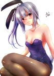  1girl absurdres alternate_costume animal_ears bare_shoulders blush breasts brown_eyes bunny_ears bunny_girl bunny_tail bunnysuit cleavage eyebrows_visible_through_hair grey_hair highres kantai_collection kasumi_(kantai_collection) leotard long_hair looking_at_viewer mizuya_chiharu side_ponytail signature simple_background small_breasts solo tail white_background 