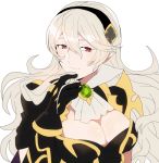  1girl armor bangs black_armor black_gloves black_headband breasts cleavage collar commentary_request corrin_(fire_emblem) corrin_(fire_emblem)_(female) fire_emblem fire_emblem_fates gem gloves hand_up headband large_breasts long_hair platinum_blonde_hair pointy_ears red_eyes rem_sora410 simple_background smile solo upper_body white_background 