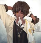  1boy arknights arms_up bangs beige_jacket black_shirt brown_hair dark_skin gloves highres jacket jewelry long_sleeves looking_at_viewer male_focus mouth_hold necklace open_clothes open_jacket orange_eyes shirt thorns_(arknights) upper_body white_gloves ya_kexi 