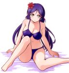  1girl bangs barefoot bikini breasts cleavage closed_mouth collarbone flower green_eyes hair_between_eyes hibiscus large_breasts long_hair looking_at_viewer love_live! love_live!_school_idol_project purple_bikini purple_hair purple_ribbon red_flower ribbon shiny shiny_hair side-tie_bikini sideboob simple_background sitting smile solo swimsuit toujou_nozomi very_long_hair wewe white_background 
