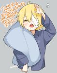  1boy ahoge bandage_over_one_eye blonde_hair blue_pajamas bubble commentary cropped_torso dal_segno_(symbol) grey_background half-closed_eyes holding holding_pillow looking_at_viewer male_focus minahoshi_taichi oliver_(vocaloid) open_mouth pajamas pillow salute sleepy solo translated twitter_username upper_body vocaloid yellow_eyes 