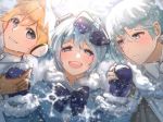 1girl 2boys blonde_hair blue_bow blue_coat blue_eyes blue_mittens blue_neckwear bow bowtie boy_sandwich coat commentary fur-trimmed_coat fur_trim gem grin hair_bow half-closed_eyes hands_up hatsune_miku headphones highres kagamine_len kaito libertyp39 light_blue_hair looking_at_another looking_at_viewer lying mittens multiple_boys on_back open_mouth sandwiched smile snow snowflake_print snowing sparkle spiked_hair vocaloid yuki_kaito yuki_len yuki_miku yuki_miku_(2012) 