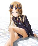  1girl abigail_williams_(fate/grand_order) bangs black_bow black_jacket blonde_hair blue_eyes blush bow checkered checkered_floor closed_mouth crossed_bandaids eyebrows_visible_through_hair eyes_visible_through_hair fate/grand_order fate_(series) feet_out_of_frame hair_bow heroic_spirit_traveling_outfit highres jacket knee_up long_hair long_sleeves looking_at_viewer orange_bow parted_bangs polka_dot polka_dot_bow sakazakinchan sitting sleeves_past_wrists smile solo star_(symbol) star_print very_long_hair 