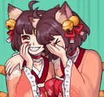  &gt;_&lt; 2girls ahoge animal_ears bell brown_hair cat_ears commentary dual_persona emlan english_commentary fangs fingernails green_background hair_bell hair_ornament hair_ribbon hand_up ichihime japanese_clothes jingle_bell kimono laughing laughing_girls_(meme) long_sleeves mahjong_soul meme multiple_girls nail_polish orange_kimono red_nails red_ribbon ribbon short_hair smile wide_sleeves 