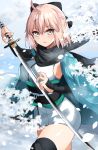  1girl ahoge asato_(fadeless) black_bow blonde_hair blush bow breasts eyebrows_visible_through_hair fate/grand_order fate_(series) grey_eyes hair_bow highres holding holding_sword holding_weapon katana large_breasts looking_at_viewer okita_souji_(fate) okita_souji_(fate)_(all) parted_lips short_hair side_slit sideboob solo sword thick_thighs thighs weapon 