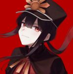  1boy black_cape black_hair cape family_crest fate/grand_order fate_(series) hair_between_eyes hat head_tilt light_smile looking_at_viewer low_ponytail military_hat oda_nobukatsu_(fate) oda_uri otoko_no_ko red_background red_eyes shako_cap sidelocks simple_background solo yzrh0 