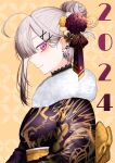  1girl 2024 ahoge breasts floral_print_kimono fur-trimmed_kimono fur_trim gomo grey_hair hair_ornament hair_over_one_eye highres japanese_clothes kimono large_breasts long_hair looking_at_viewer mole mole_under_eye new_year nijisanji obi print_kimono purple_eyes sash smile solo sukoya_kana virtual_youtuber x x_hair_ornament 