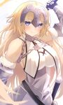  1girl armor armored_dress bare_shoulders blonde_hair blue_eyes blush breasts chain fate/grand_order fate_(series) fur_trim gauntlets gloves headpiece highres holding jeanne_d&#039;arc_(fate) jeanne_d&#039;arc_(third_ascension)_(fate) large_breasts long_hair looking_at_viewer smile solo sword thighhighs umi_endu very_long_hair weapon 