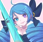  1girl ahoge bare_shoulders blue_eyes blue_hair blush breasts cleavage closed_mouth collarbone drill_hair eyebrows_visible_through_hair eyes_visible_through_hair gloves glowing glowing_weapon grey_gloves gwen_(league_of_legends) heterochromia highres league_of_legends long_hair momikodayo outline pink_background purple_eyes simple_background smile solo twintails twitter_username upper_body weapon white_outline 